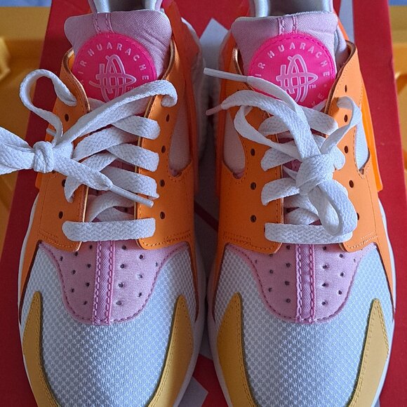 Nike Shoes - NEW IN BOX SZ 9: Women's Nike Air Huarache Summit Wht/Hyper Pink-Solar Flare